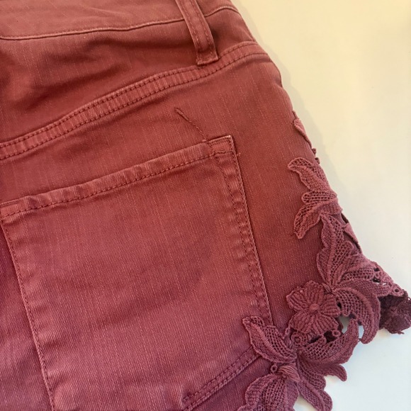 Mossimo Denim Shorts High Rise Lace Trim‎ Raw Hem Mauve 4/27 Super Stretch - Picture 8 of 12